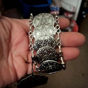 Paparazzi statement and casual wear necklaces. Assorted colors and sizes.